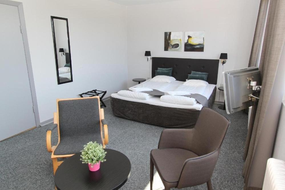 Banegaardshotellet Vojens Екстер'єр фото